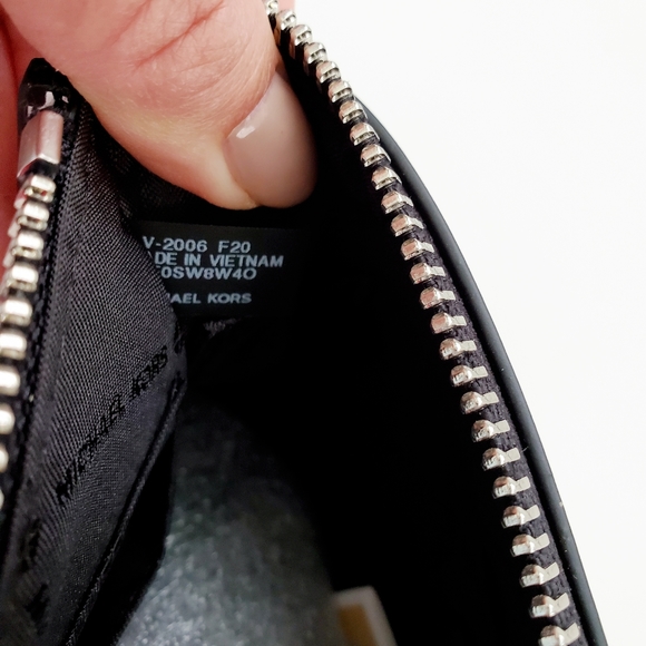 4 Piece Set Michael Kors Wristlet's - Picture 6 of 16